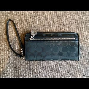 Black Coach Wristlet Wallet